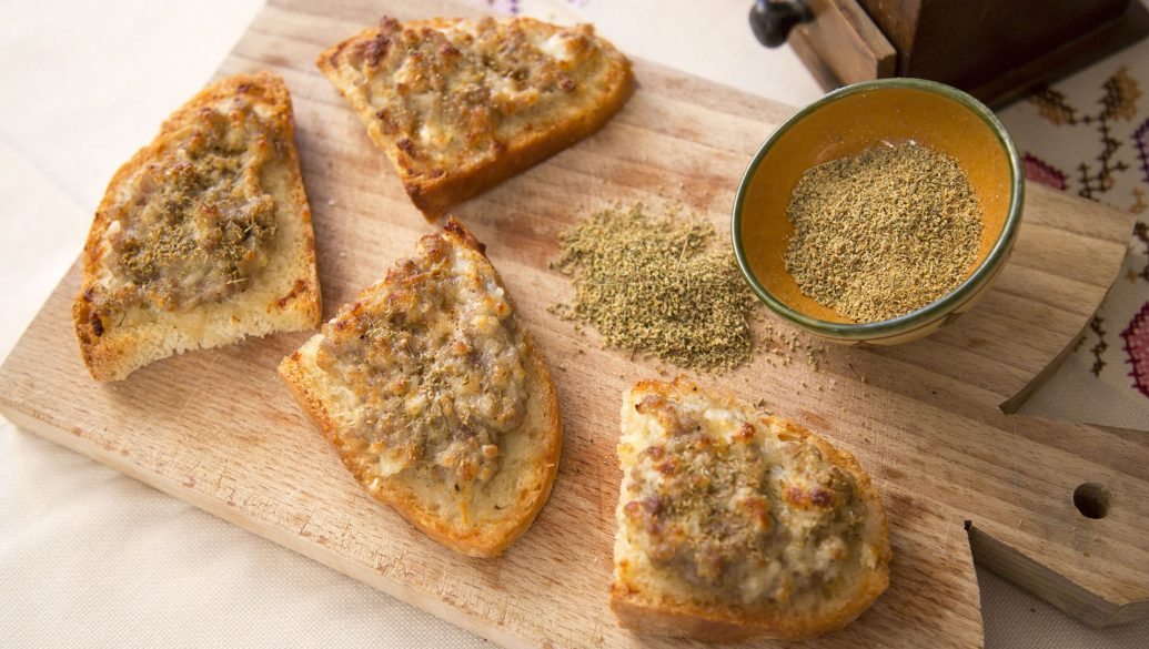 Crostini di salsiccia - Ricette tipiche cortonesi | Cortonaweb